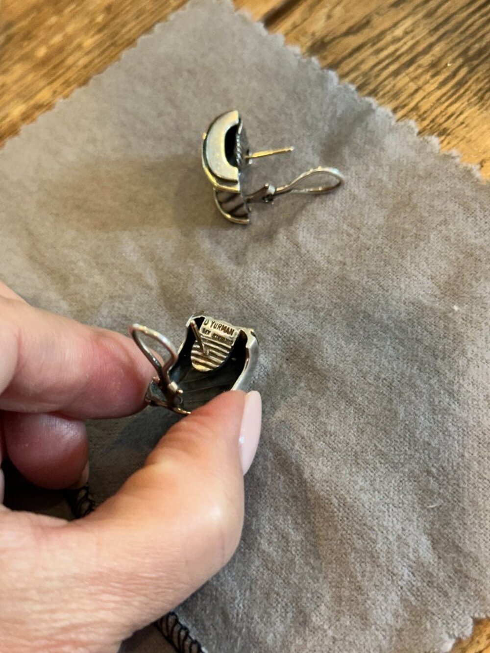 David Yurman Cigar Band with 14K Gold Cable Earrings - Picture 3 of 6